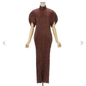 Authentic Mame Kurogouchi Long Sleeve Brown Crinkle Gown